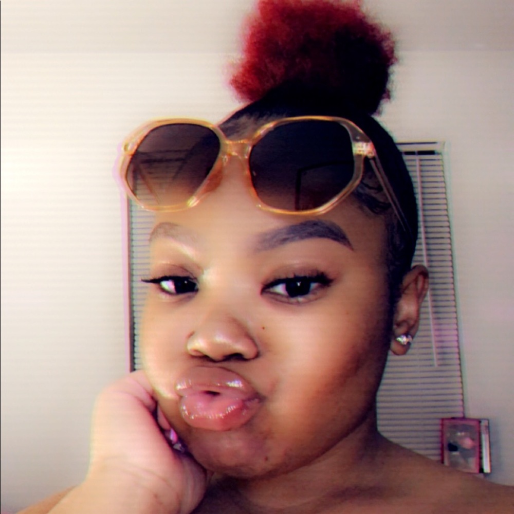 Meet your Posher, Mikeya